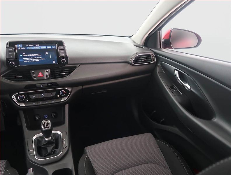 Hyundai i30 (2021) 1.0 T-GDI, ČR,1.maj - fotka 8 z 14