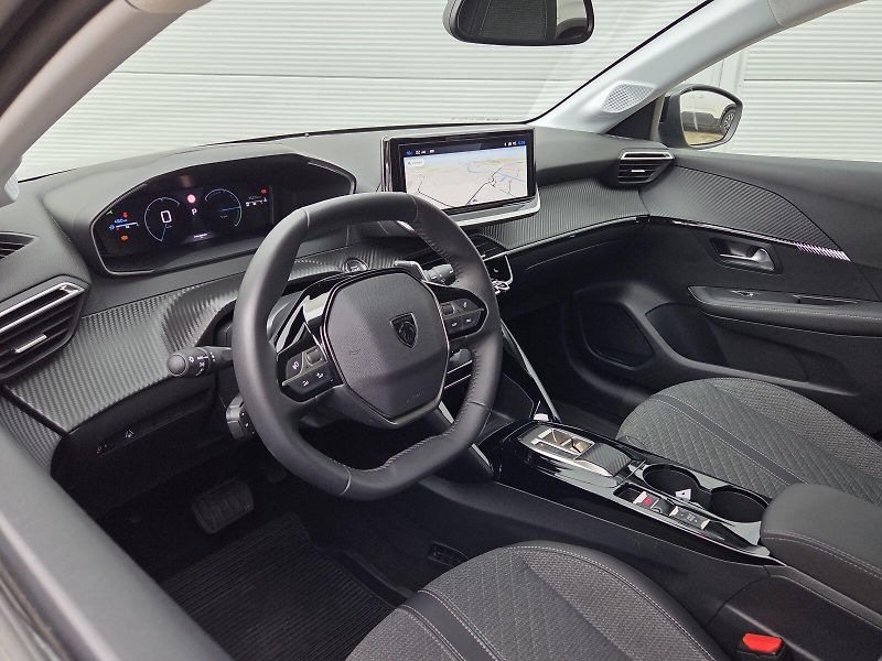 Peugeot 208 (2025) ALLURE Hybrid 100 e-DCS6 - fotka 11 z 16