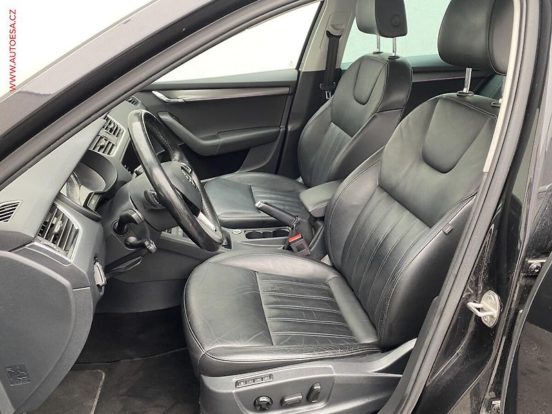 Škoda Octavia (2018) 1.6 TDi, Style, DSG, kůže - fotka 9 z 20