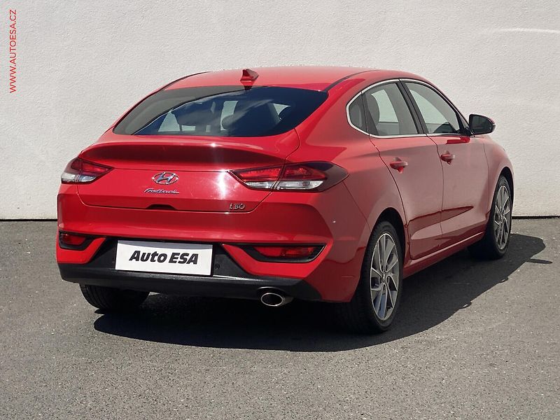 Hyundai i30 (2019) 1.4 T- GDI, ČR, AC, výhřev - fotka 4 z 19