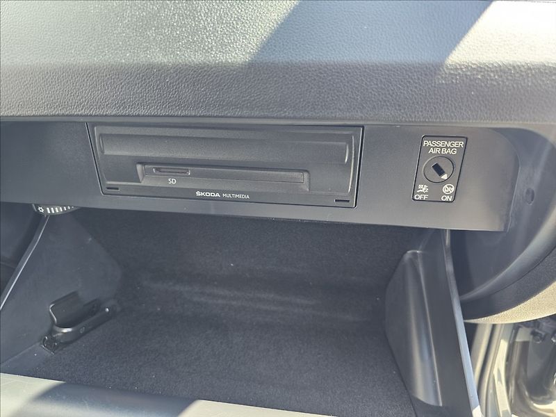 Škoda Octavia III 1,4TSi 110KW Ambition - fotka 35 z 44