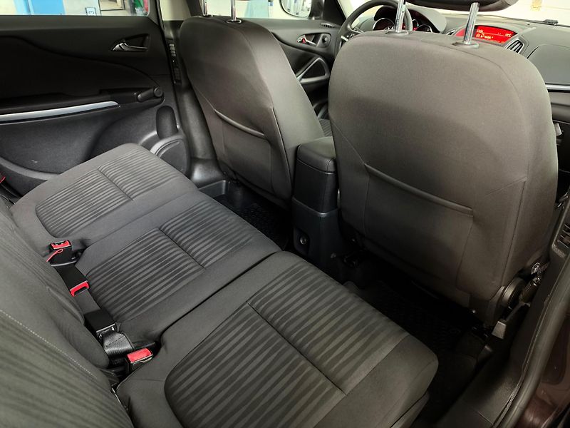 Opel Zafira (2012) 1.4T - 1.Majitel - CZ - fotka 21 z 22