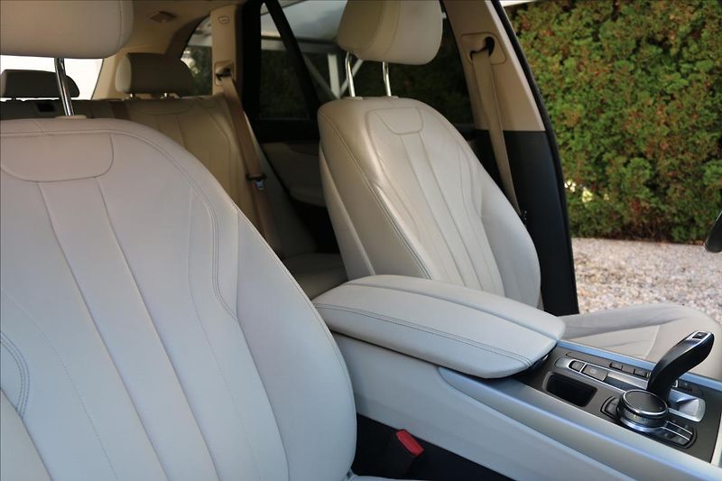 BMW X5 2,0 xDrive25d,ČR, 1. Majitel - fotka 42 z 59