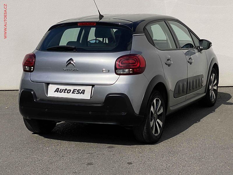 Citroën C3 (2018) 1.2 PT, Shine, navi - fotka 4 z 17