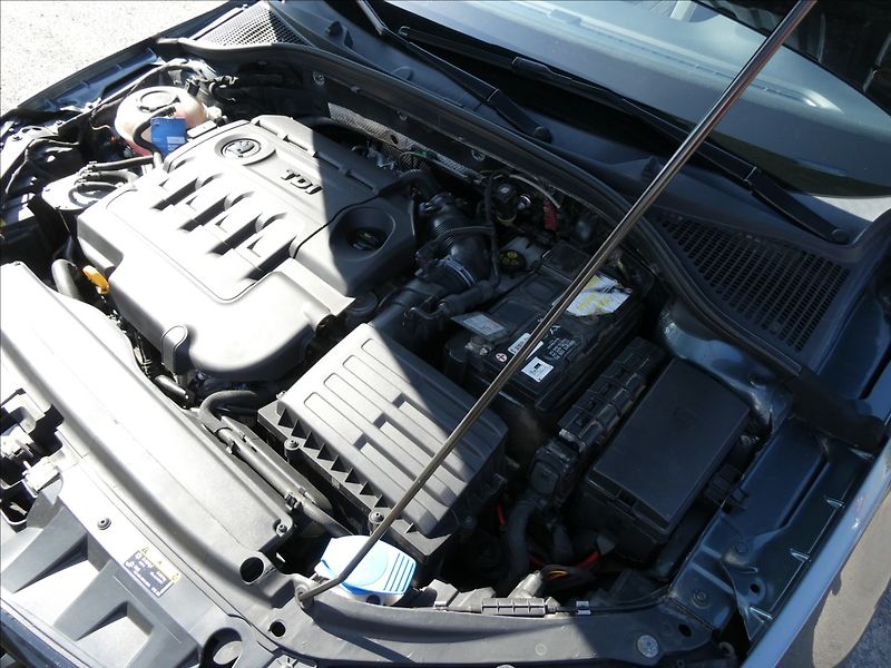 Škoda Octavia 2,0 TDi 135kW RS DSG, serviska - fotka 41 z 49