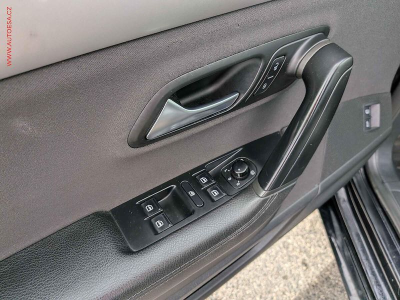 Volkswagen Passat CC (2011) 2.0 TSi, ČR, DSG, park - fotka 16 z 16
