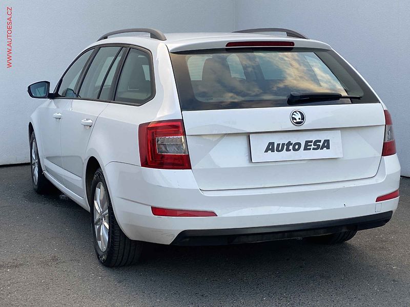 Škoda Octavia (2015) 1.6TDi, ČR, Ambition, +kola - fotka 6 z 15