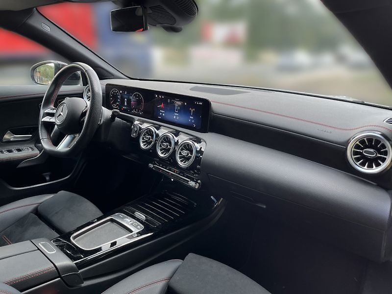 Mercedes-Benz CLA Třída 200 d Shooting Brake AMG - fotka 15 z 17