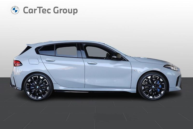 BMW Řada 1 M135 xDrive - fotka 4 z 23