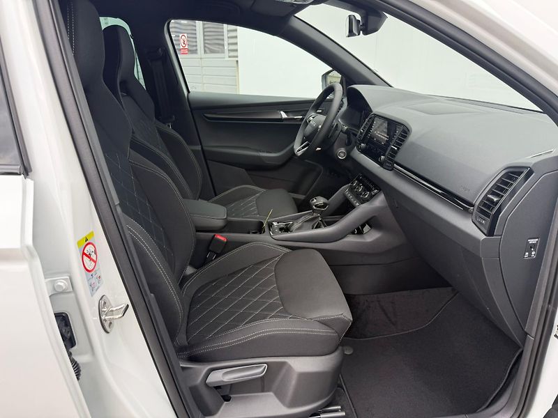 Škoda Karoq Sportline 1,5 TSI 110 kW DSG - fotka 8 z 25
