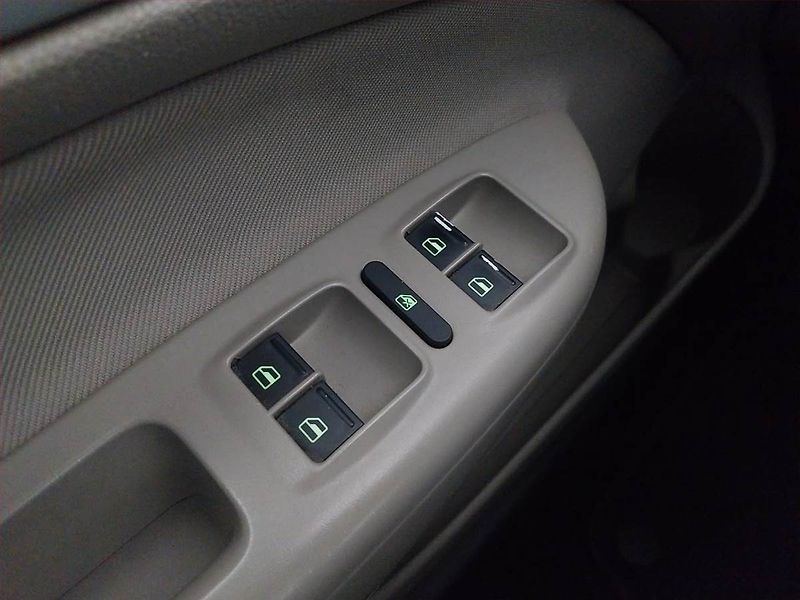 Škoda Octavia (2008) Ambiente 1.8 TSI, Serv.kniha - fotka 16 z 17