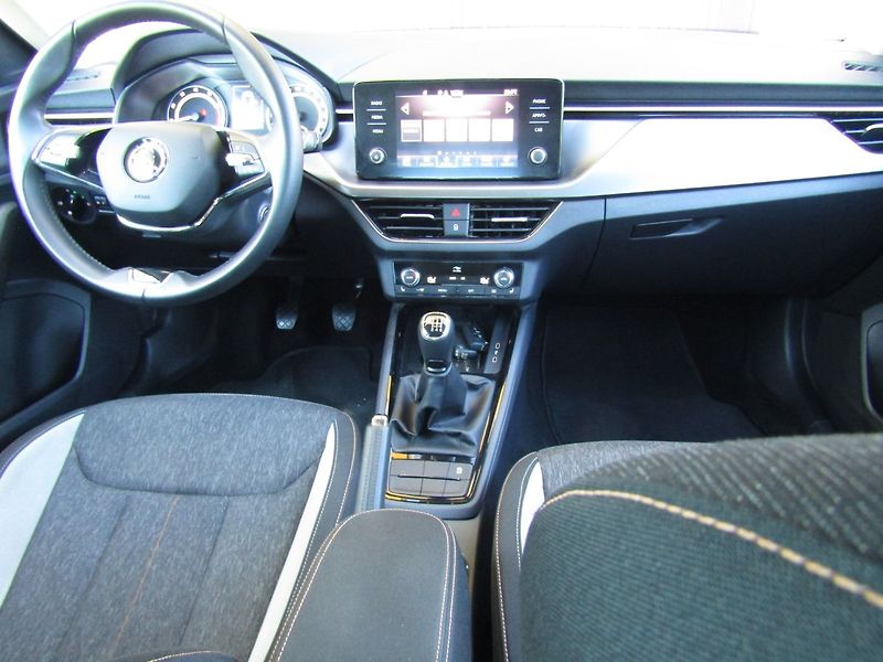 Škoda Kamiq (2023) 1.0 TSI 81kW CZ PŮVOD - fotka 15 z 37