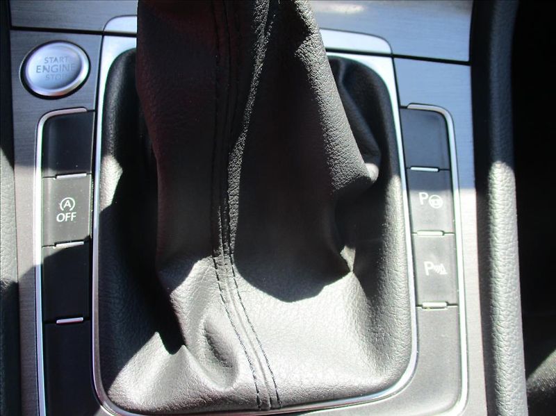 Volkswagen Golf 1,4 TSI,digiklima,xenon,s.kn. - fotka 19 z 41