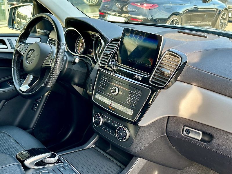 Mercedes-Benz GLE (2018) 400 4MATIC - fotka 16 z 32