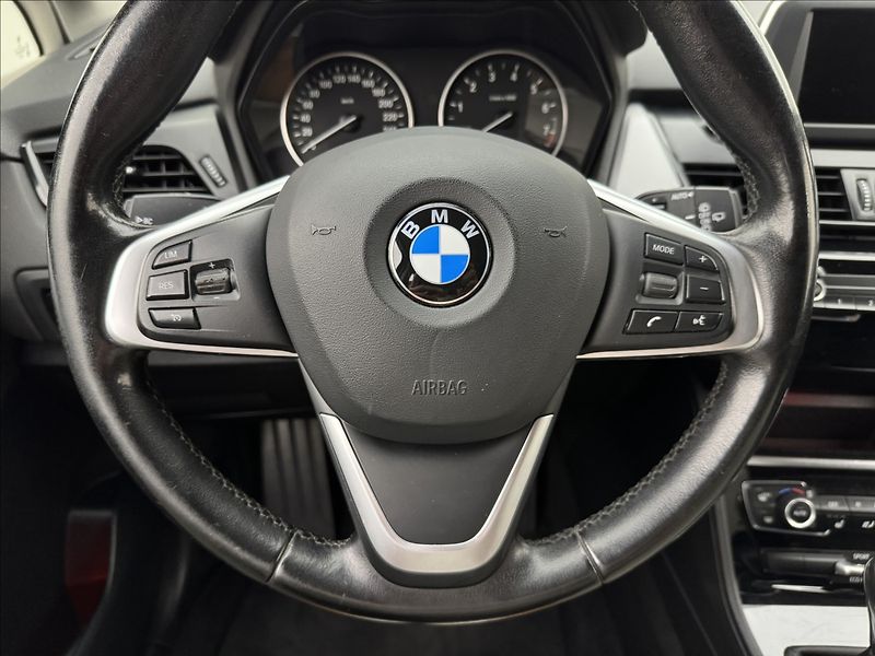BMW Řada 2 1,5 218i LONG ROZVODY VÝHŘEV - fotka 9 z 43