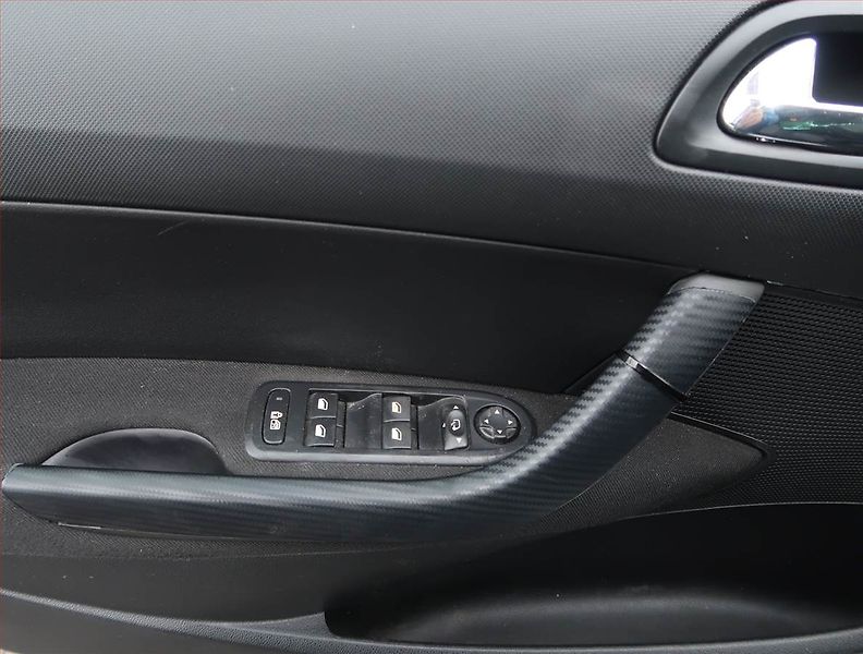 Peugeot 308 (2012) 1.6 HDi, Navi, Xenony - fotka 15 z 17