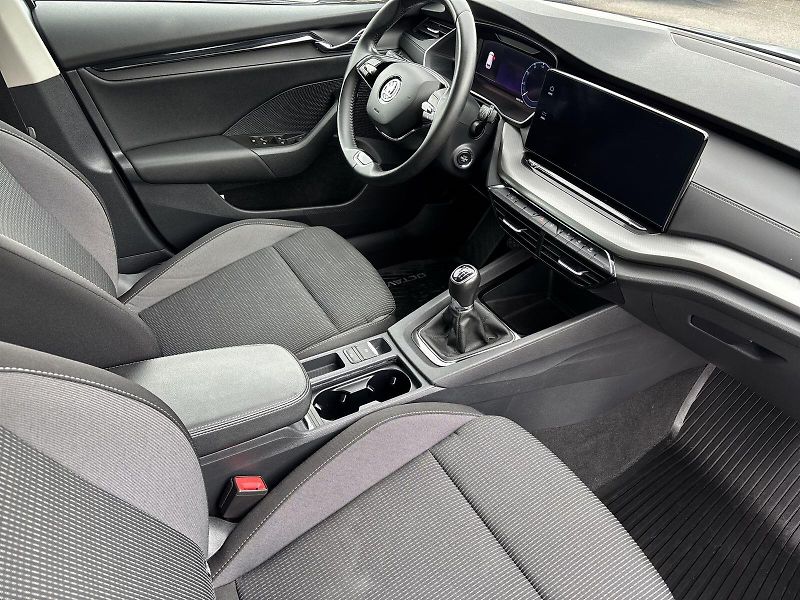 Škoda Octavia (2021) Combi 2.0 TDI Ambition+ - fotka 9 z 32