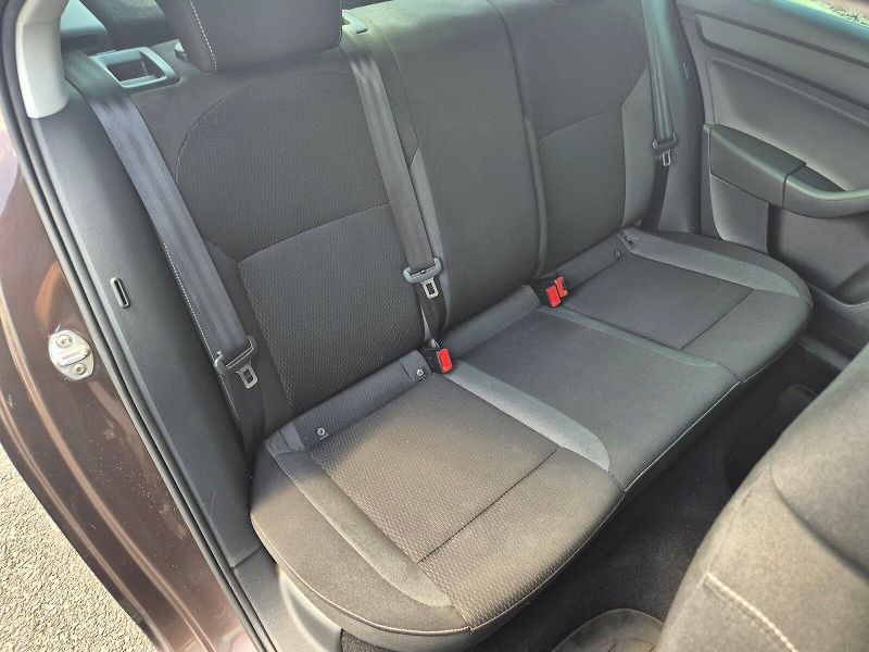 Škoda Rapid (2015) Ambition 1.2 TSI 63 kW 5°manuá - fotka 16 z 27