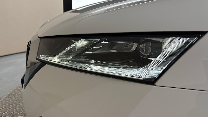 Škoda Octavia 2.0 TDI DSG Style - fotka 18 z 28