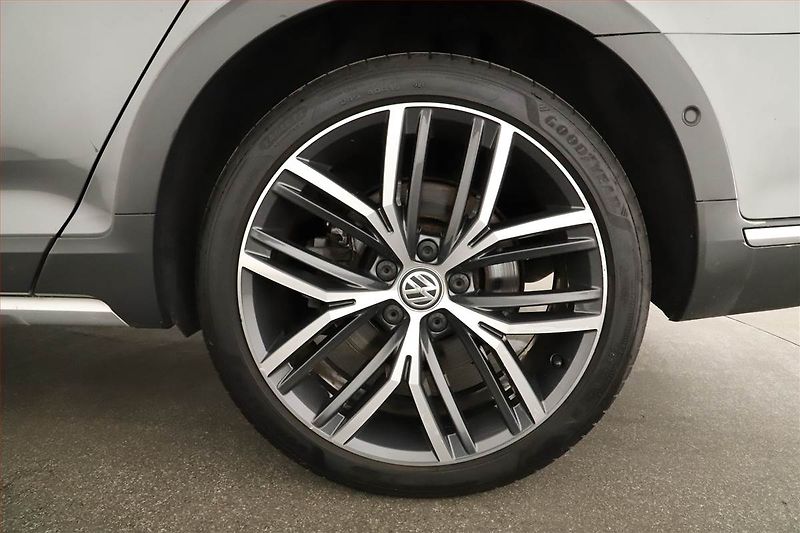 Volkswagen Passat (2017) Alltrack 2.0 BiTDI, 4X4 - fotka 18 z 18