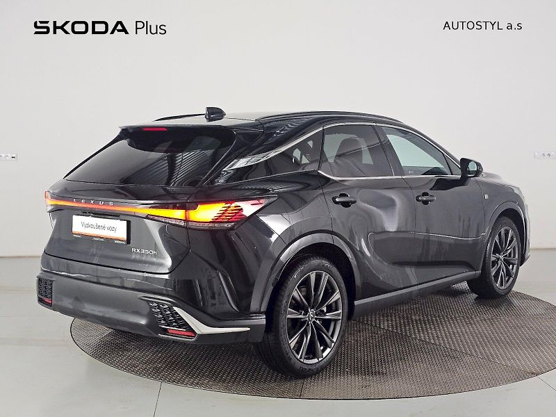Lexus RX 350 (2024) 2.5HEV 250k 4x4 FSPORT+ Head U - fotka 2 z 26