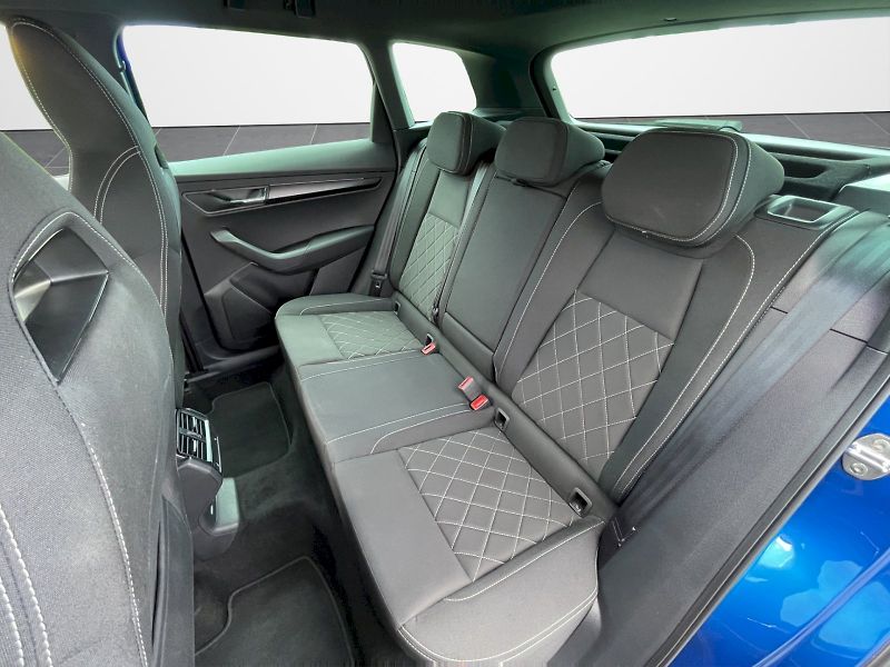 Škoda Karoq (2024) 2.0 TDI 110 kW 4x4 DSG SportLi - fotka 25 z 35