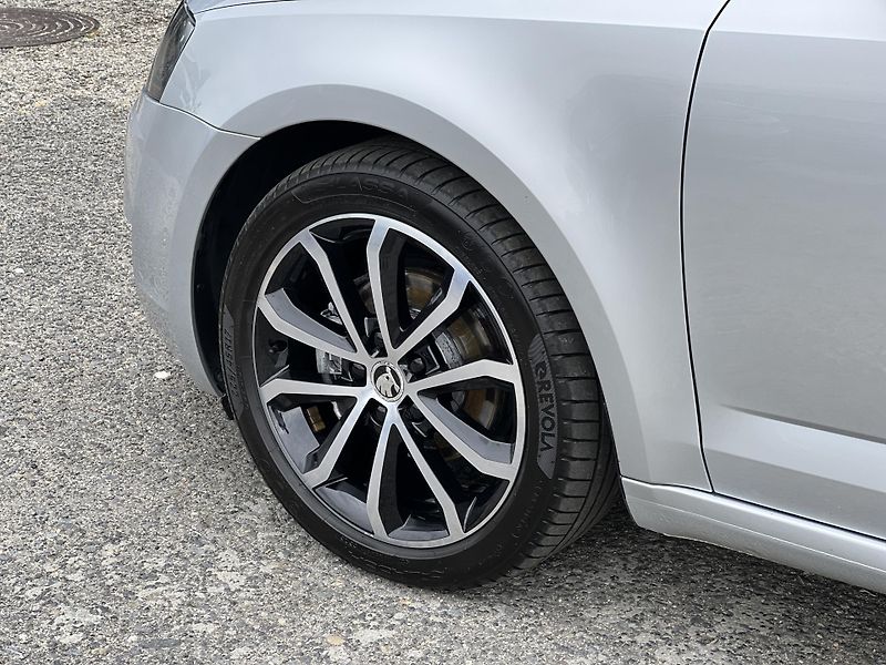 Škoda Octavia 1.6TDi 81kw KLIMA TEMPOMAT ALU - fotka 39 z 42