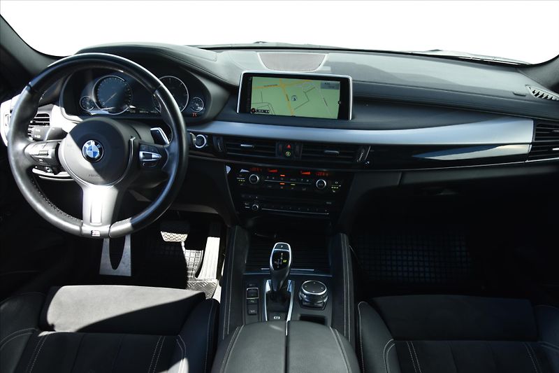 BMW X6 xDrive 30d 190kW M-PAKET ČR - fotka 14 z 28