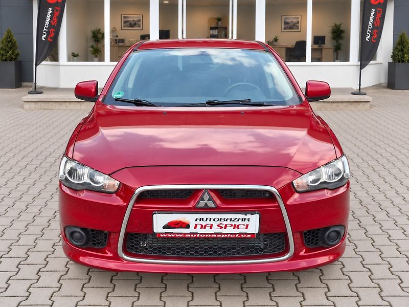 Mitsubishi Lancer (2009) 1.8i 105kW - fotka 3 z 24