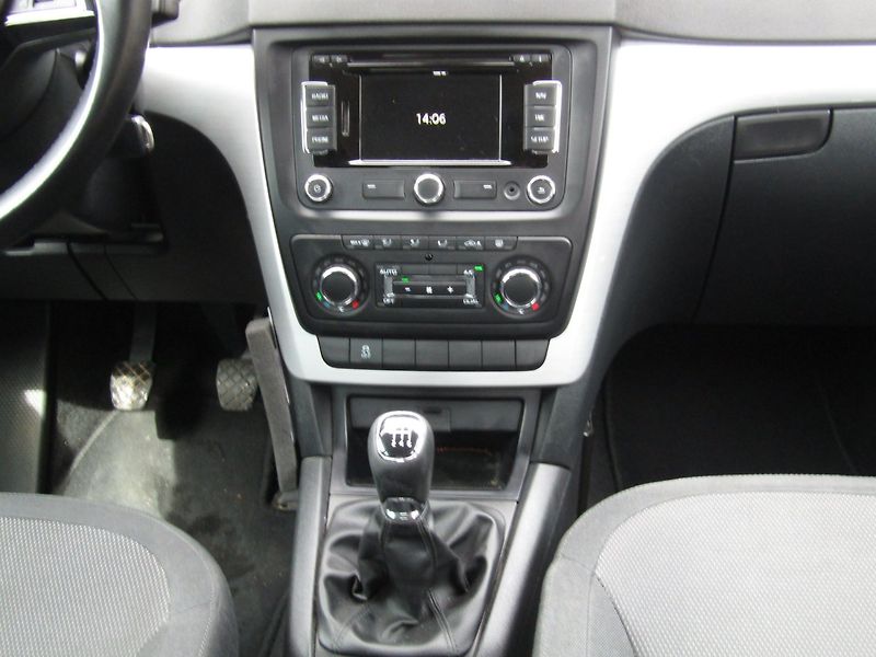 Škoda Yeti (2014) 1.2 TSI NAVI CAR-PASS - fotka 17 z 37