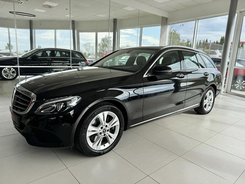 Mercedes-Benz Třídy C 250d 4Matic*Distronic*AirMatic - fotka 2 z 35