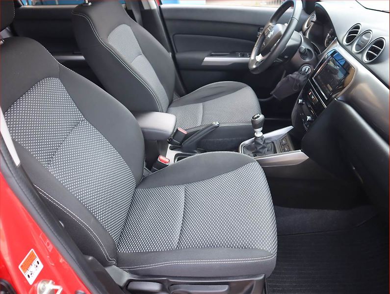 Suzuki Vitara (2022) 1.4 BoosterJet - fotka 9 z 18