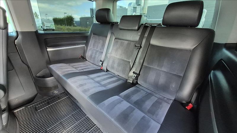 Volkswagen Multivan 2,0 TDi 132 Kw DSG HL 4x4 ČR - fotka 11 z 18
