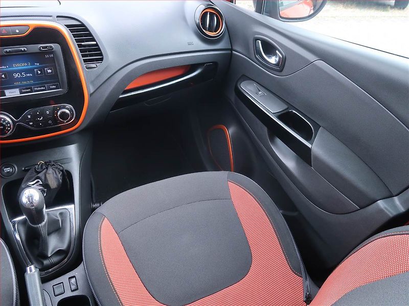 Renault Captur (2014) 0.9 TCe, Navi, Tempomat - fotka 8 z 14