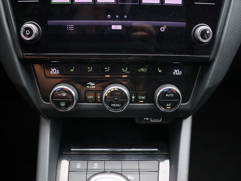 Škoda Octavia 1.6 TDI CZ Style+ LED Navi - fotka 17 z 25