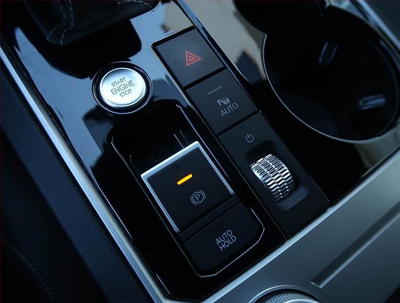 Volkswagen Touareg (2023) 3.0 TDI - fotka 18 z 29