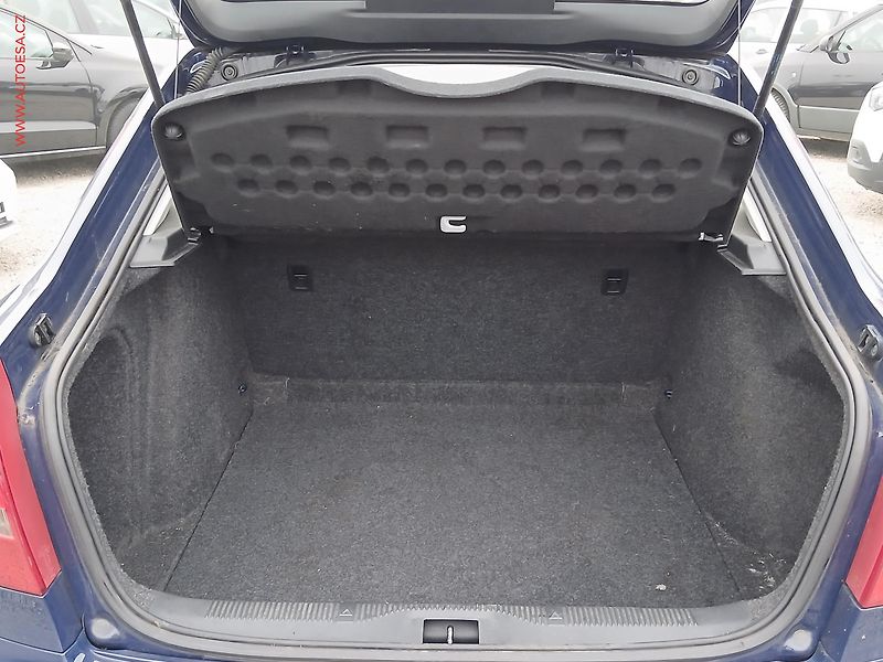 Škoda Octavia (2011) 1.6i, 2.maj,ČR - fotka 7 z 15