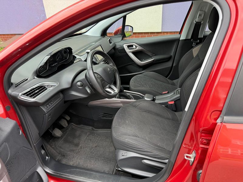 Peugeot 2008 1,2 PureTech / servis.kn./  - fotka 9 z 22
