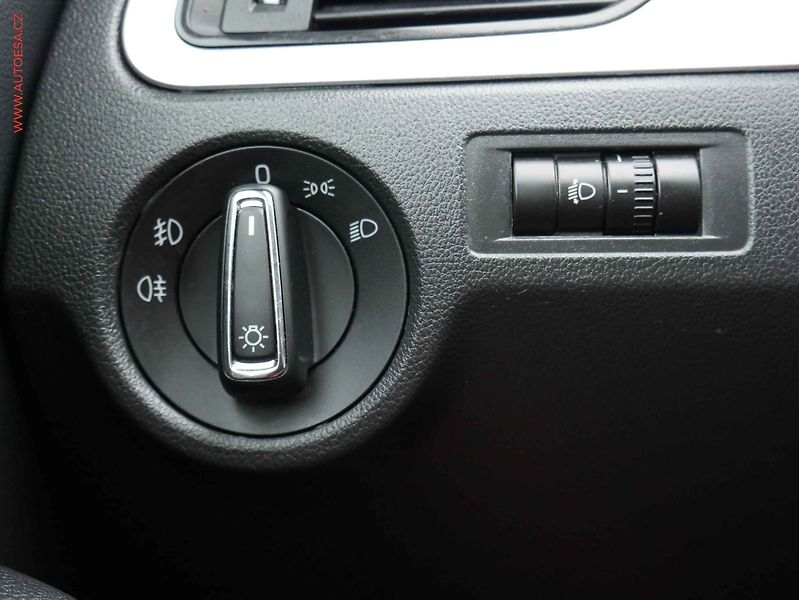 Škoda Rapid (2018) 1.0 TSi SpaceBack, ČR, AC - fotka 15 z 15