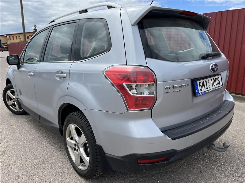 Subaru Forester 2,0 D-L 108KW 4x4 TZ ČR SERVIS - fotka 41 z 41