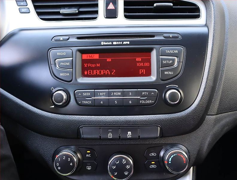 Kia Ceed (2013) 1.6 GDI, Serv.kniha, Tempomat - fotka 12 z 18