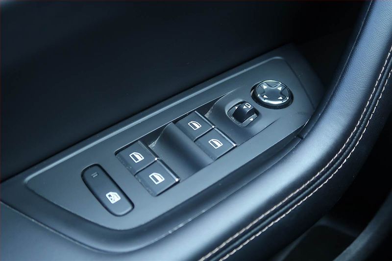 Peugeot 508 (2019) 2.0 BlueHDi, Automat - fotka 21 z 26