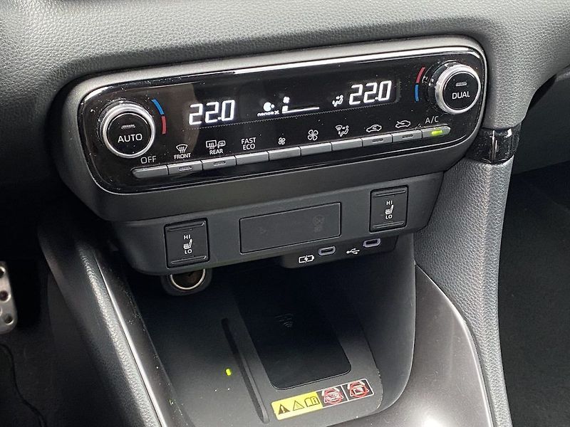 Toyota Yaris 1.5HEV 130, ČR, GR Sport, DPH - fotka 14 z 18