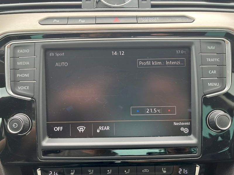 Volkswagen Passat (2015) 2.0 TDI / 176 kW 4x4 - fotka 27 z 28