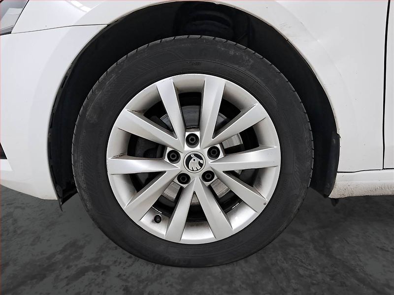 Škoda Octavia (2018) Style 2.0 TDI, Serv.kniha - fotka 15 z 20