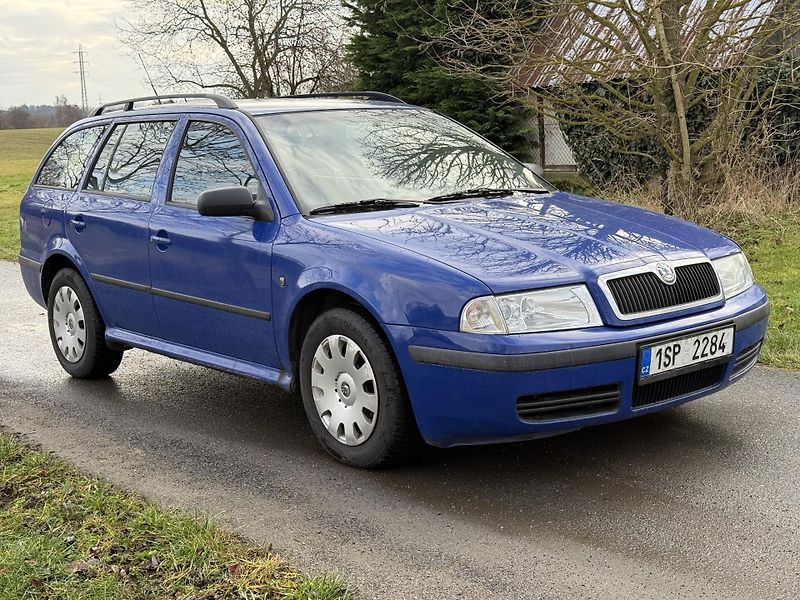 Škoda Octavia (2010) Combi Tour 1.9 TDi 74kw (2010) - fotka 7 z 14
