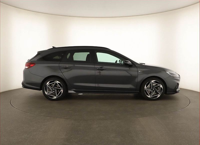 Hyundai i30 (2025) 1.5 T-GDI MHEV 48V, N-LINE - fotka 6 z 15