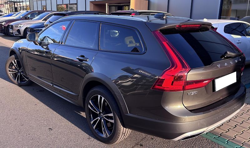 Volvo V90 (2018) 2.0 S90/ /147kW - fotka 4 z 19