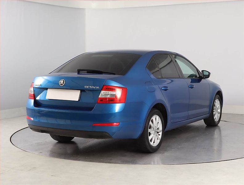 Škoda Octavia (2014) Style 1.6 TDI, Xenony - fotka 5 z 22