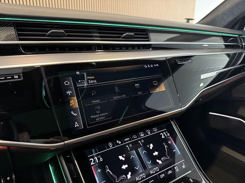 Audi S8 B&O-Adv. Carbon Matrix Pano TV - fotka 47 z 52